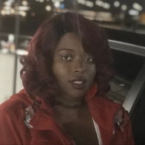 Meet your Posher, Dominique